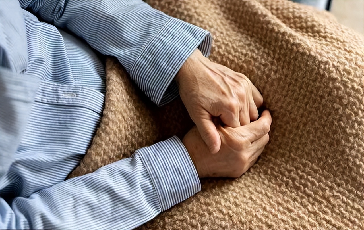 入户助浴师,失能老人享受免费助浴