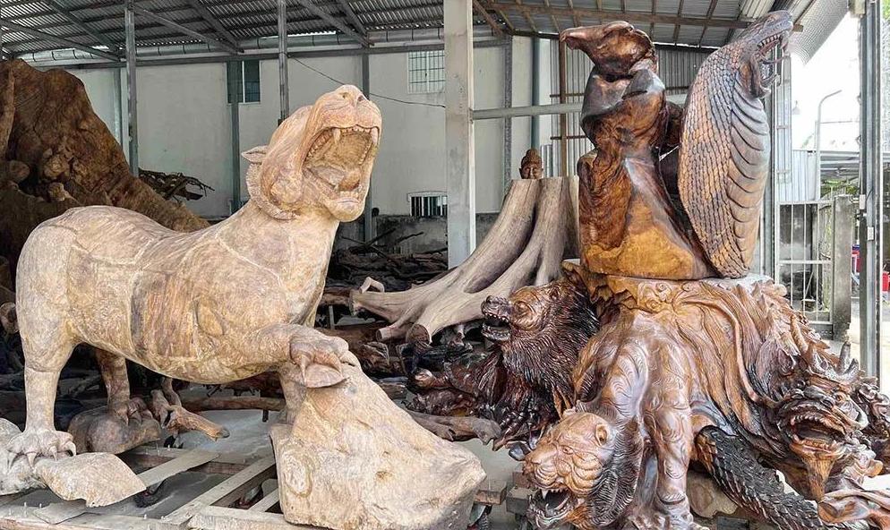 小伙用1200买烂树根,捡个树根做根雕