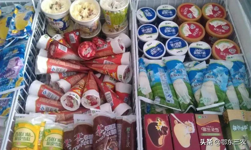 郑州农民工卖冷饮，一个月收入过2万，市民说：离开了冷饮怎么过