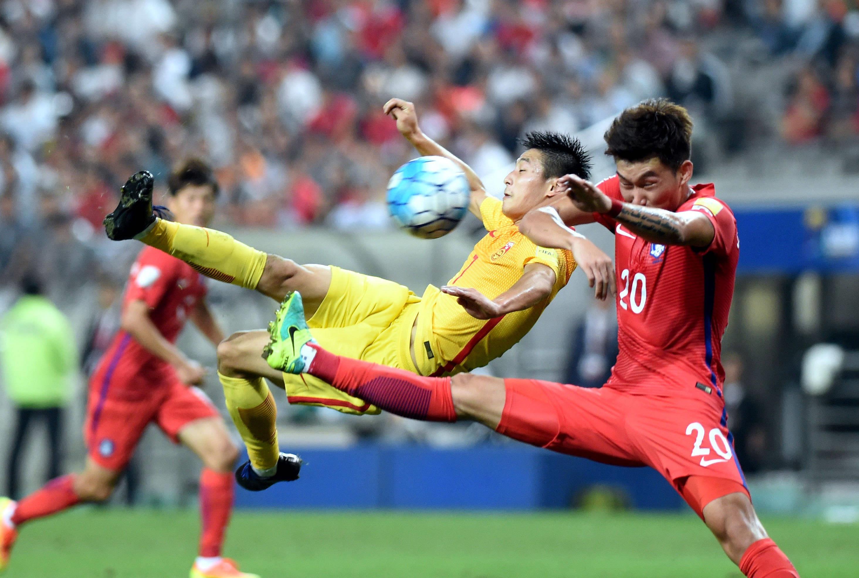 国足对阵韩国男足前瞻,中国男足将迎战韩国队新闻发布会