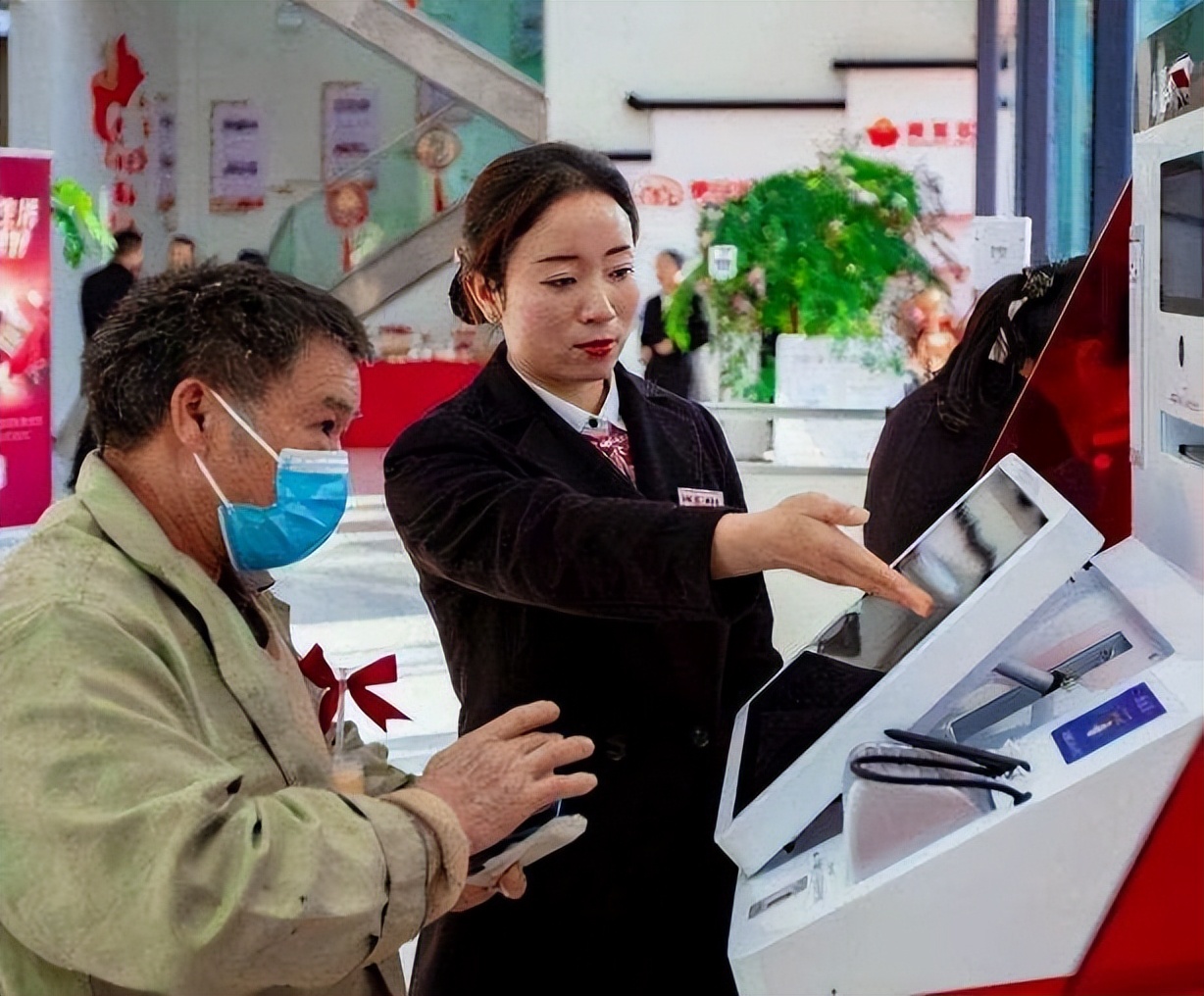 办理银行卡时要不要开通短信通知,银行卡有必要开通短信通知业务吗