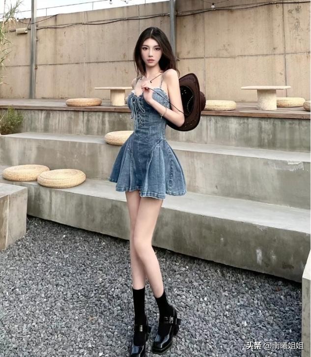 洋气网红爆款牛仔裙显瘦,抖音最火夏季牛仔裙时尚减龄