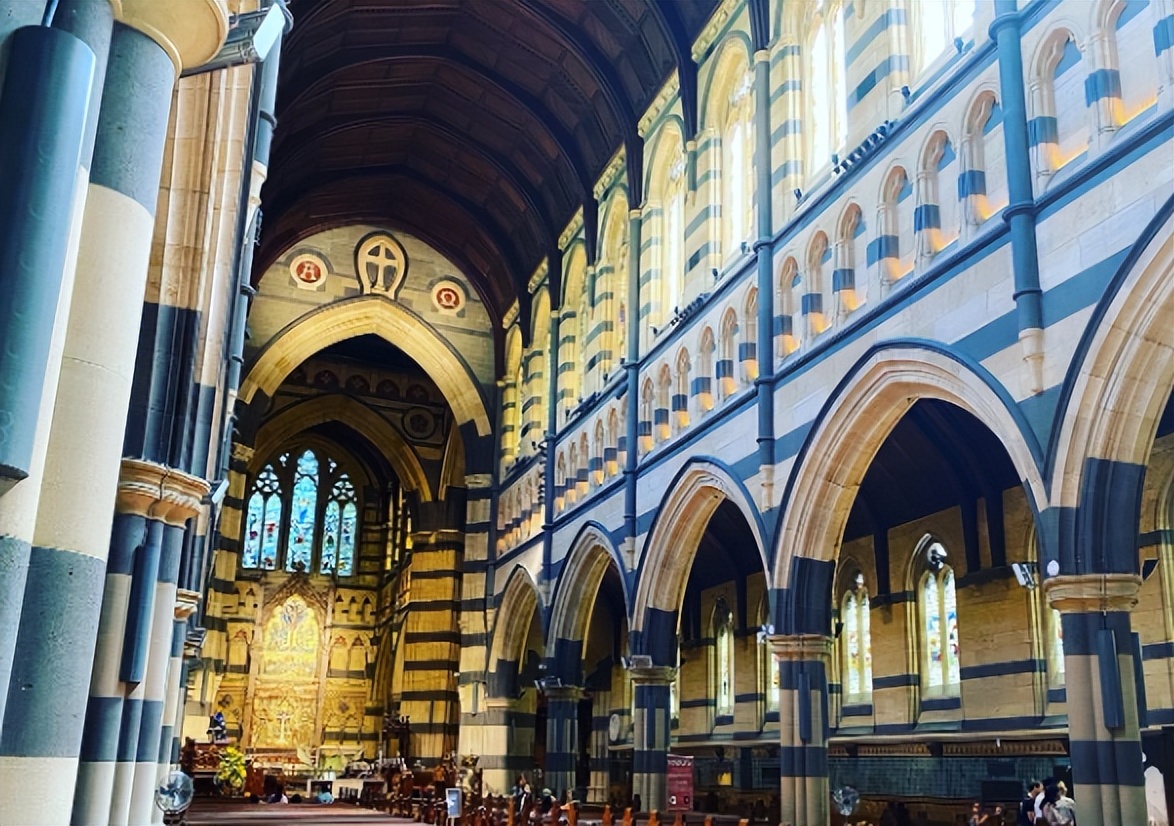 圣保罗真实历史,圣保罗大教堂历史背景100到200字