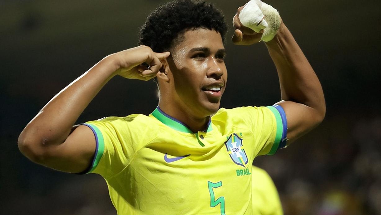 谁会成为下一个梅西,谁会成为第三代球王