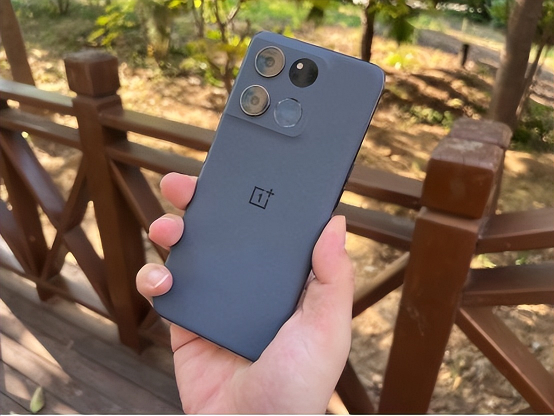 现在买手机的话买什么手机比较好,现在买手机推荐哪种性价比手机