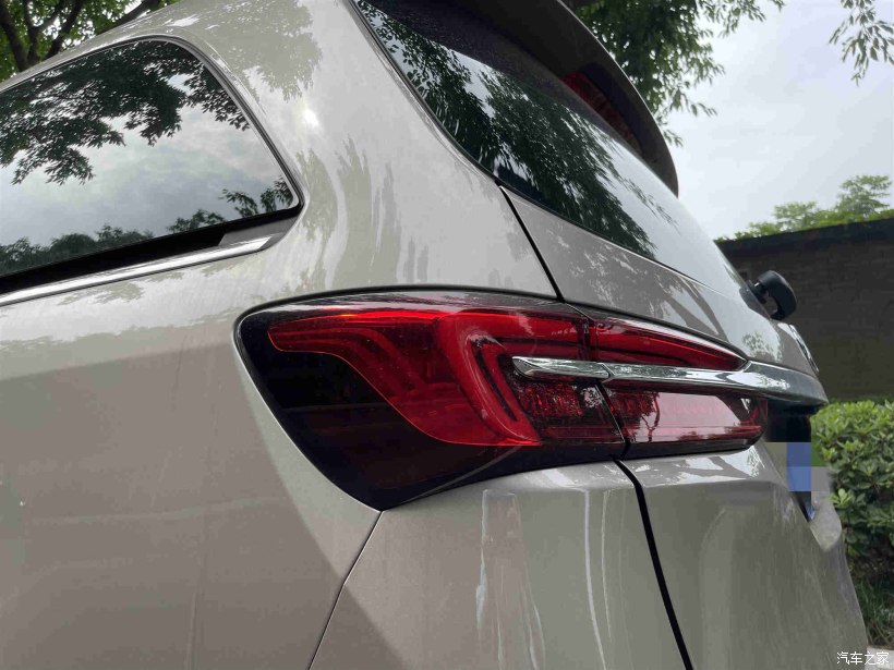 对比试驾gl8与m8,20年以上的老gl8值得购买吗