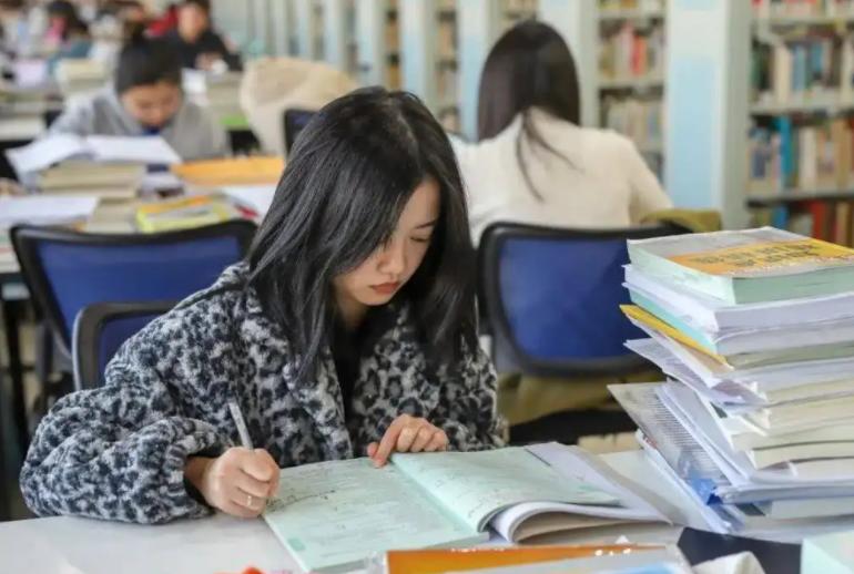 女研究生用眼过度,女子考研用眼过度