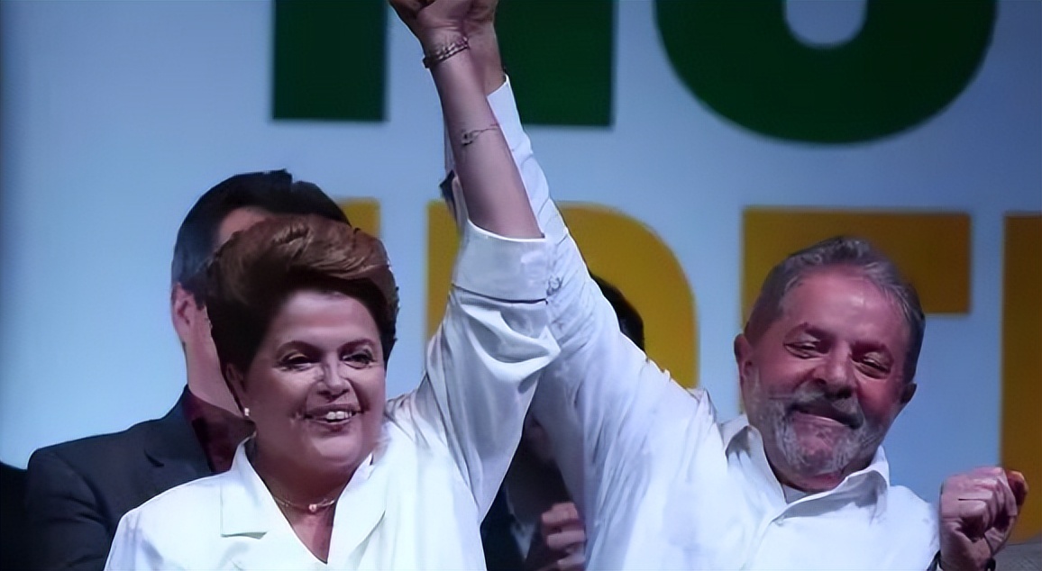 人民币跨境交易首次超过美元 (人民币国际化对跨境贸易的意义)