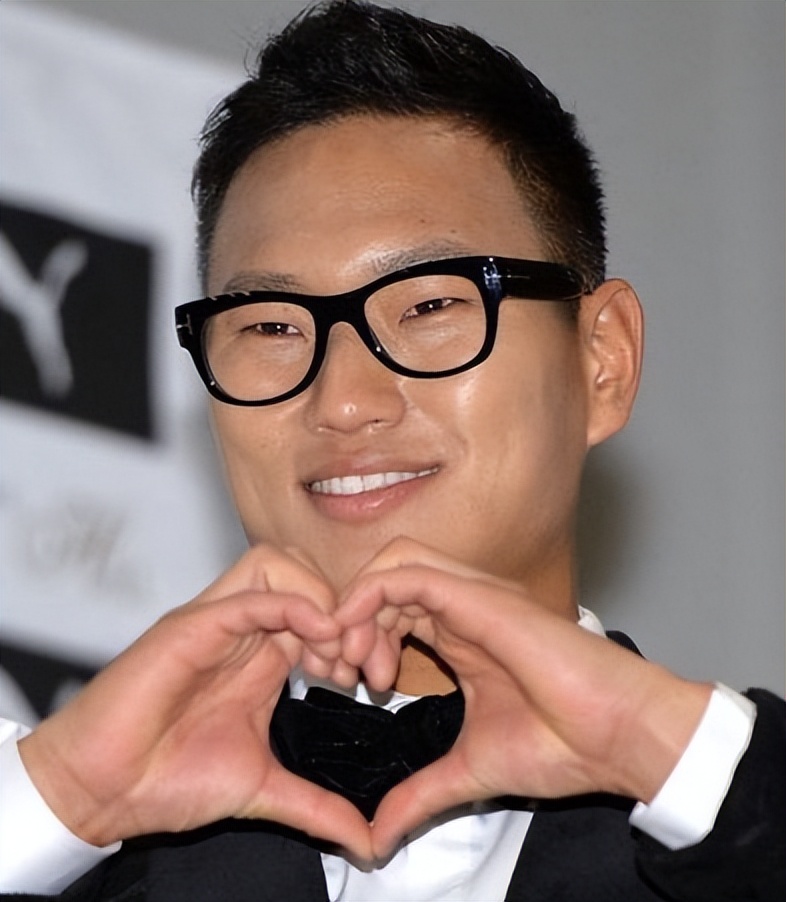 世界杯郑大世落泪,郑大世在南非世界杯上的一哭成名