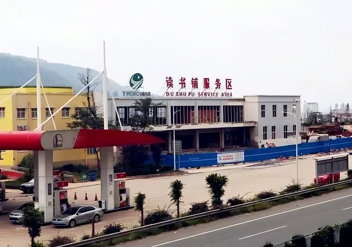 昆明消失的地下夜市！曾是交易“美军物资”的*市黑**，生意红火