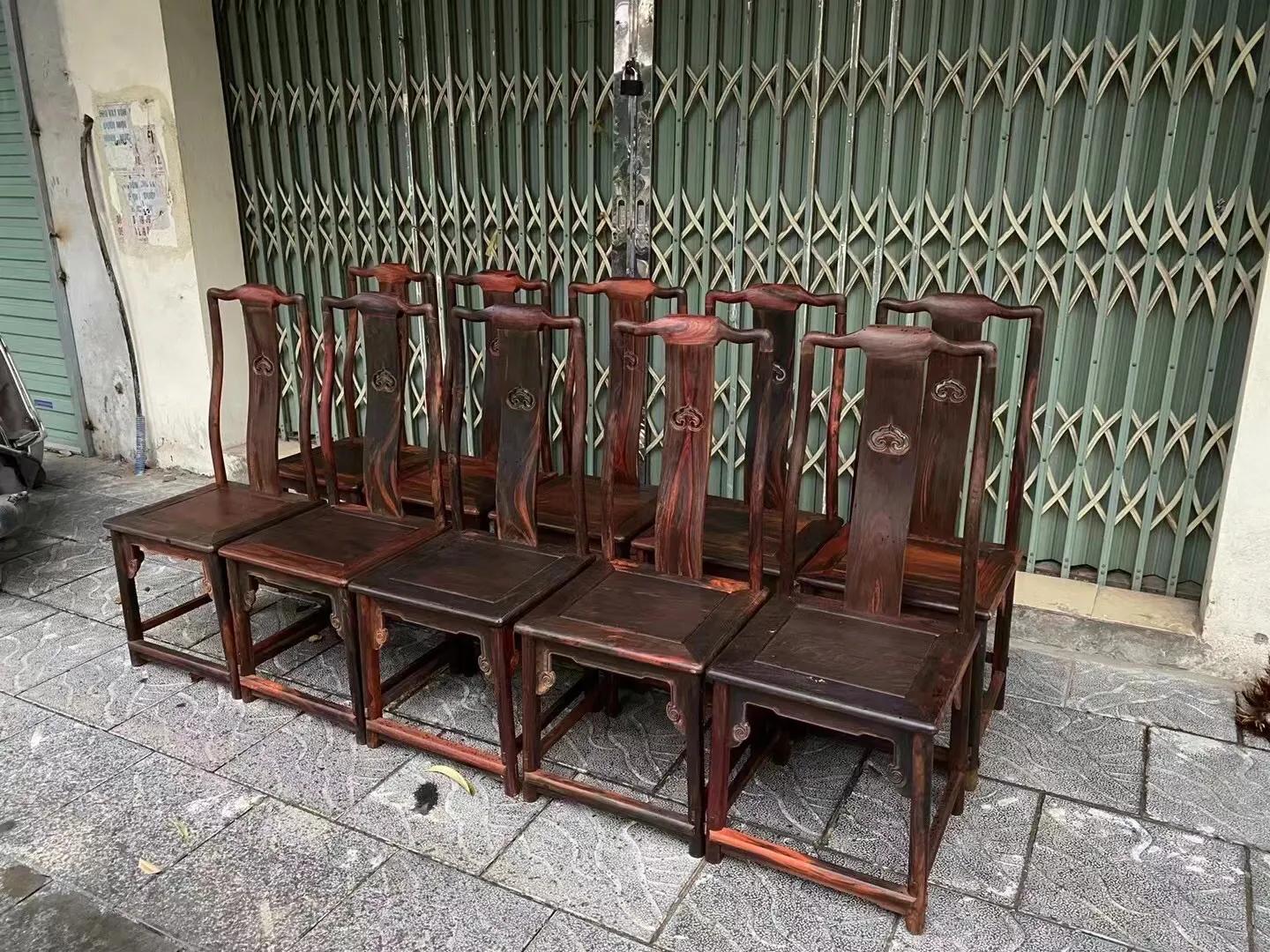 黑飘红属于大红酸枝的顶级吗,大红酸枝开料定制餐桌