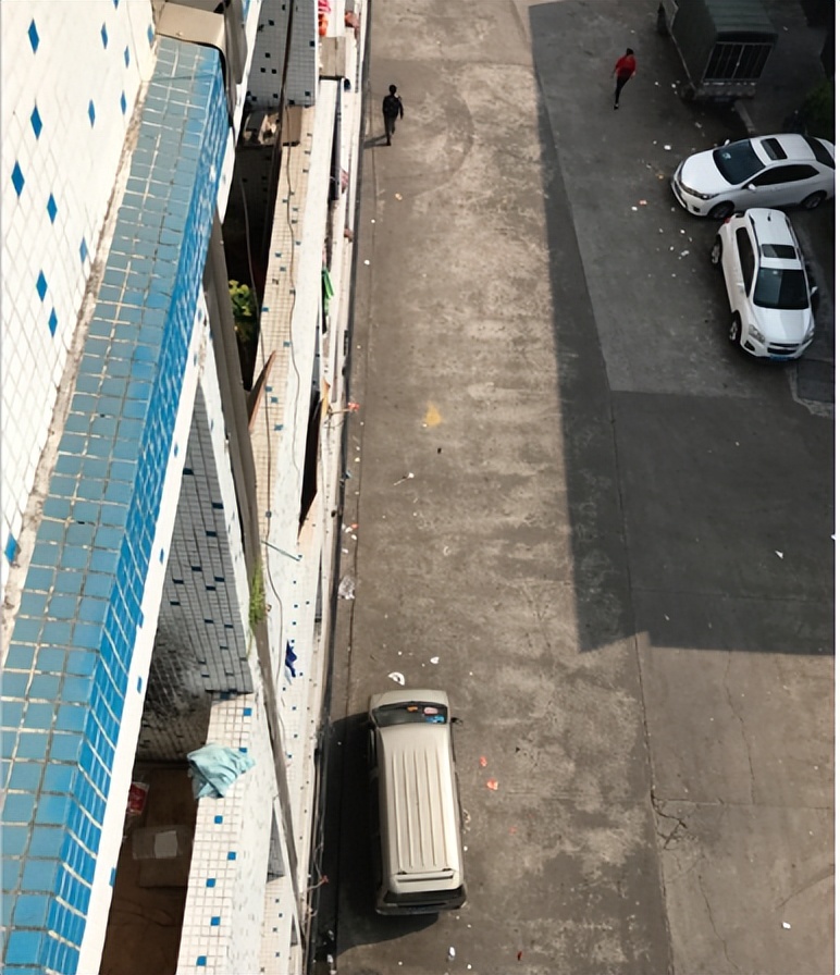 一审强奸罪刑事判决书,刑事一审轻罪辩护二审无罪