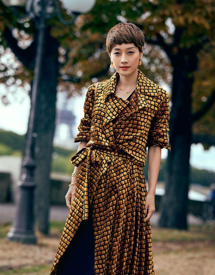 马伊琍袁泉穿出高级感,马伊琍袁泉同框红色衣服