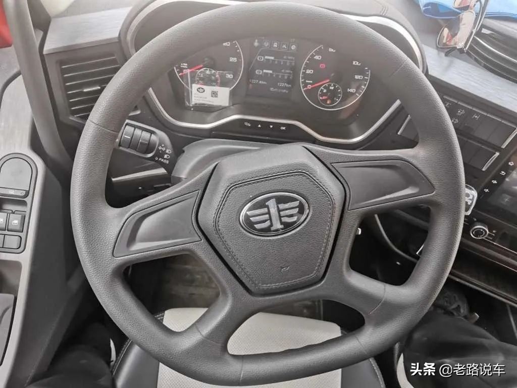 合肥解放j6p560马力牵引车报价,解放j6创富版220马力介绍