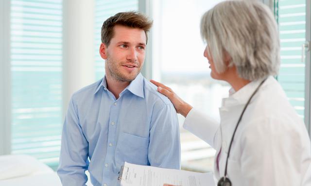 尿液中有泡沫多是什么原因,尿液有泡沫是肾出问题了吗