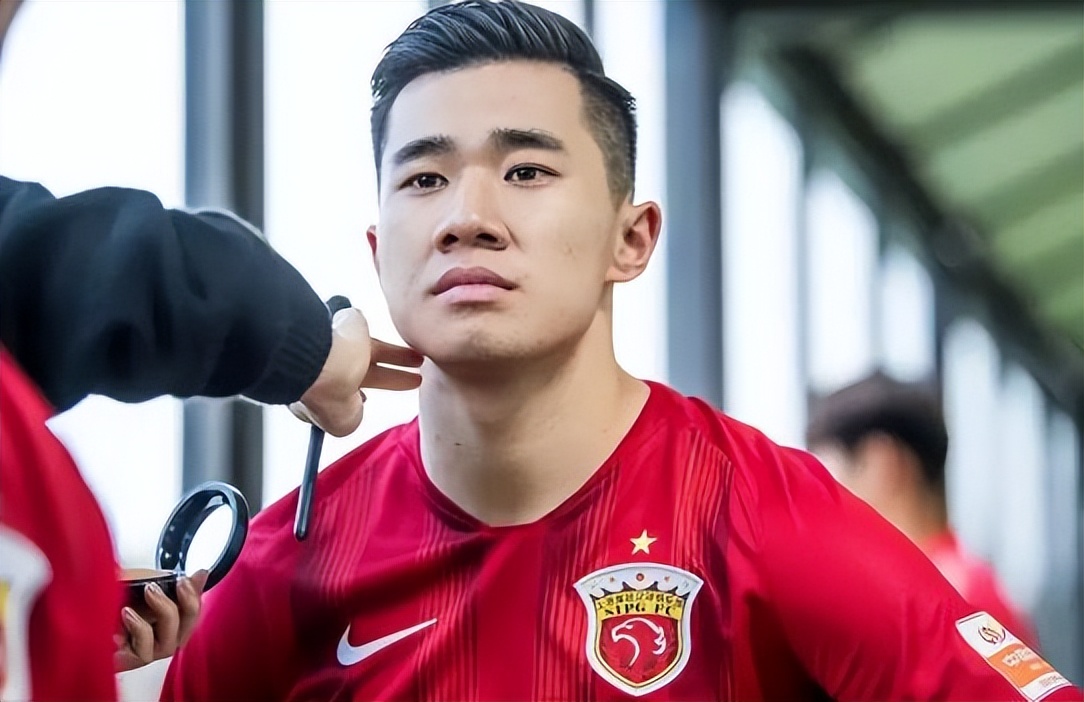 前国字号球队队长下赛季确定驰援上港,曾是郝伟爱将,入选过国足