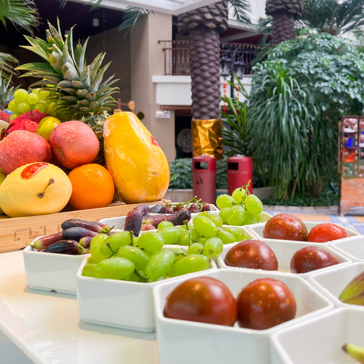 银河温泉双人水果温泉,泡汤泉免费吃水果