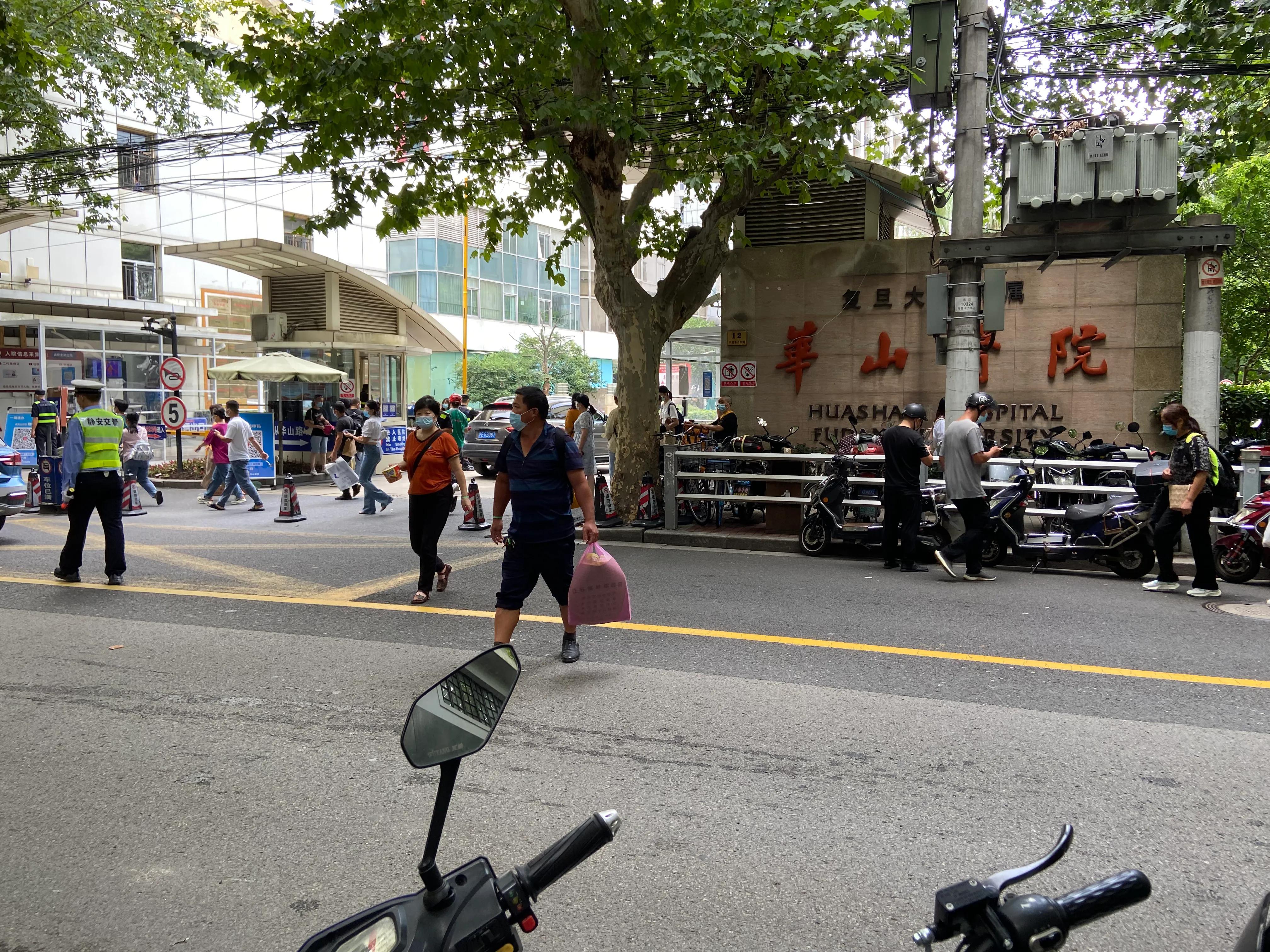 后疫时代的乌鲁木齐中路，人生海海，生活一半烟火，一半释然