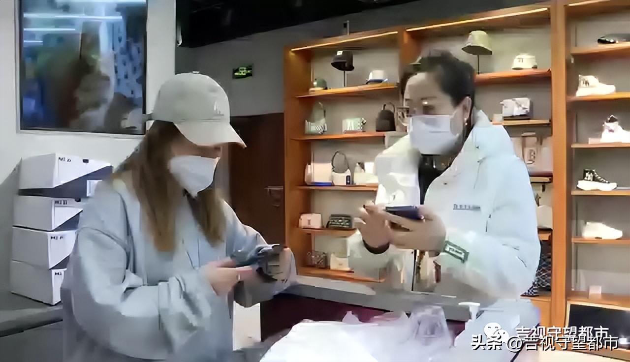 鞋子上面999标志是什么牌子,999块钱的鞋子穿一两天就坏掉了