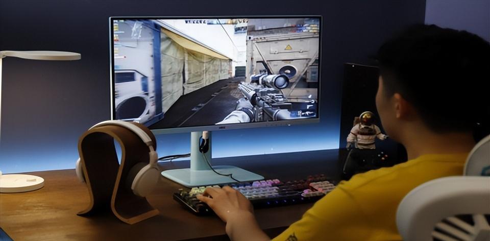 24岁小伙吃软饭视频,25岁小伙吃软饭