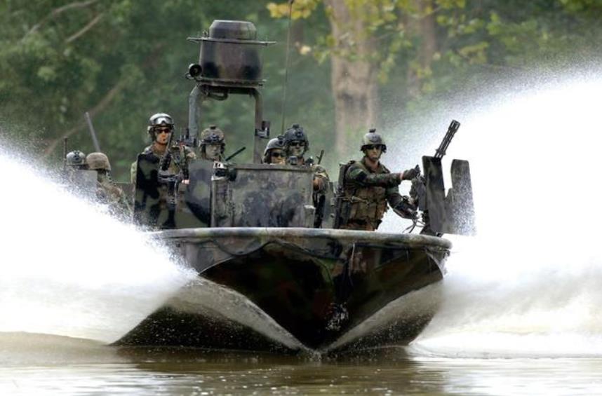 海豹六组武器,海豹六队单兵装备全套详解