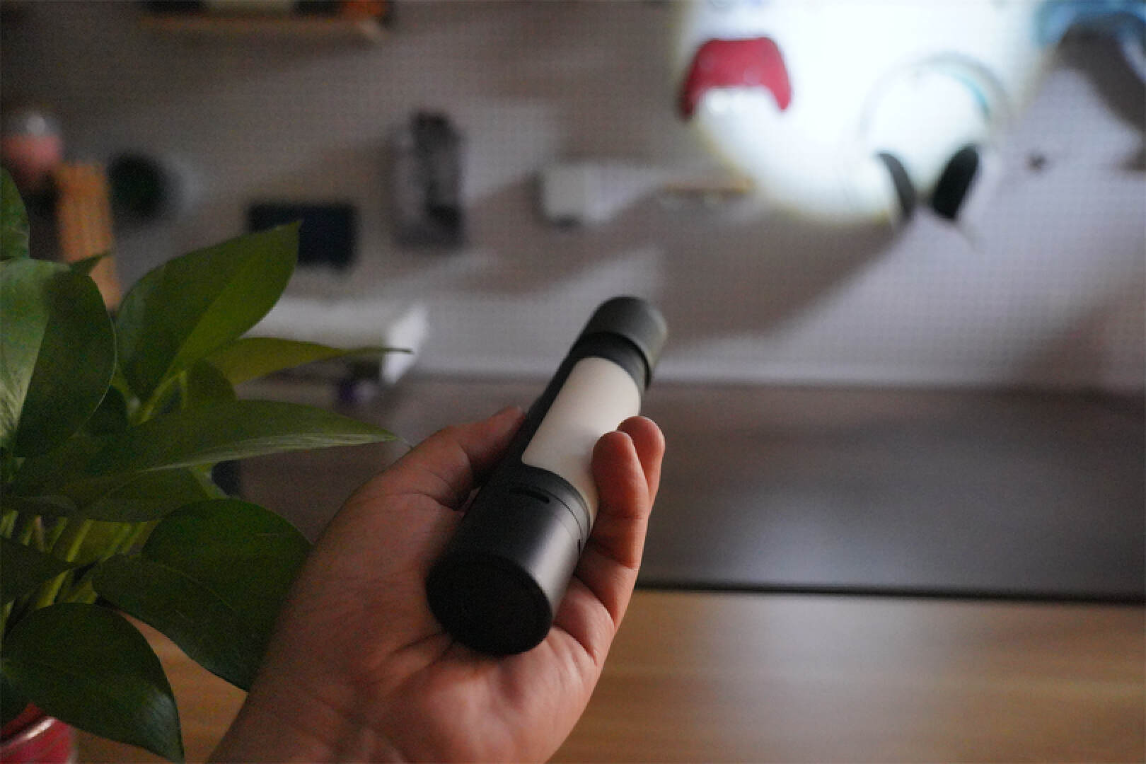 纳拓十二合一雷鸣音乐手电测评,神奇户外灯多功能高端露营灯