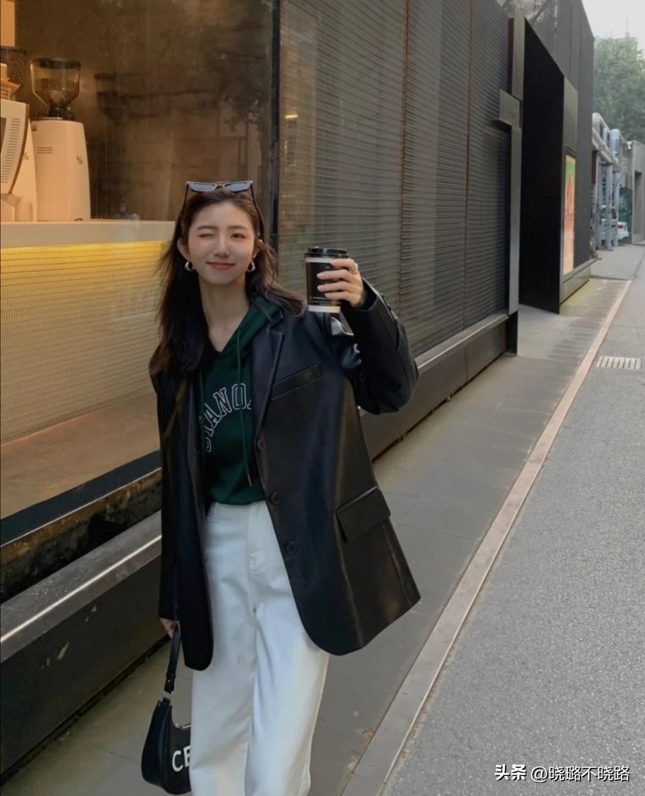 西装与卫衣的搭配是什么风,连帽卫衣西装外套怎么搭配