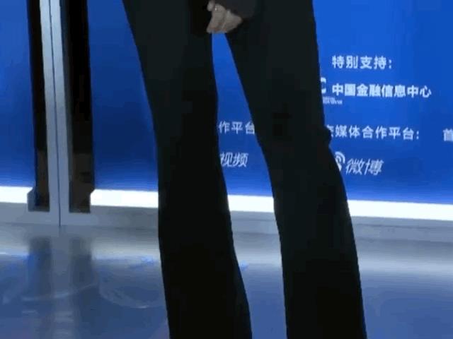 因为肩塌而红毯翻车的女明星,各个女星的红毯穿衣事故