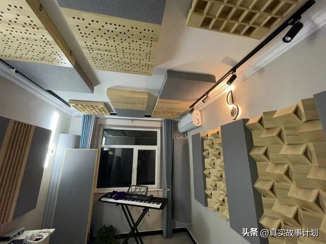 神曲背后,背景音乐背后的男人