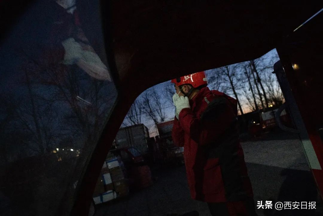 快递积压为啥支援北京,上万快递小哥驰援北京带病上岗