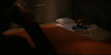 白发老妇在血色中“一夜回春”?通过杀戮释放欲望,只能说太奇葩