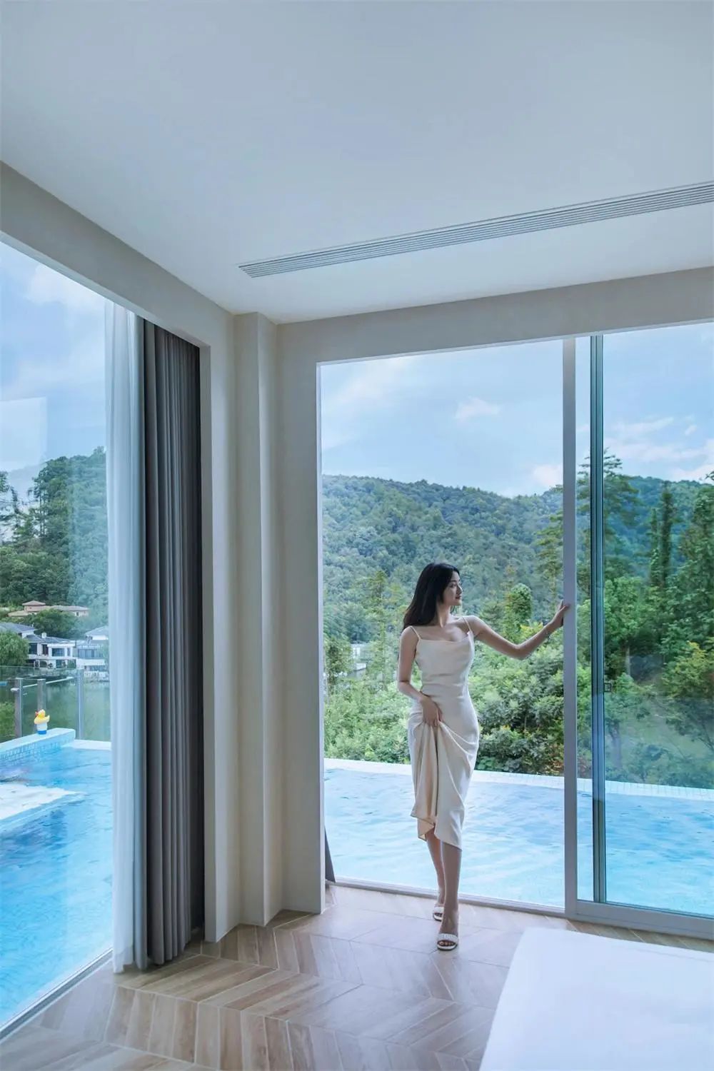 莫干山lv恒温泳池度假村,莫干山lv悬空度假村