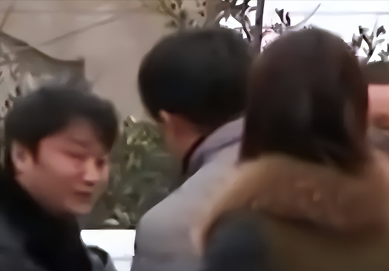 2015年湖北24岁校花被裸身囚禁，与蛇同住场面“污秽”，让人唏嘘