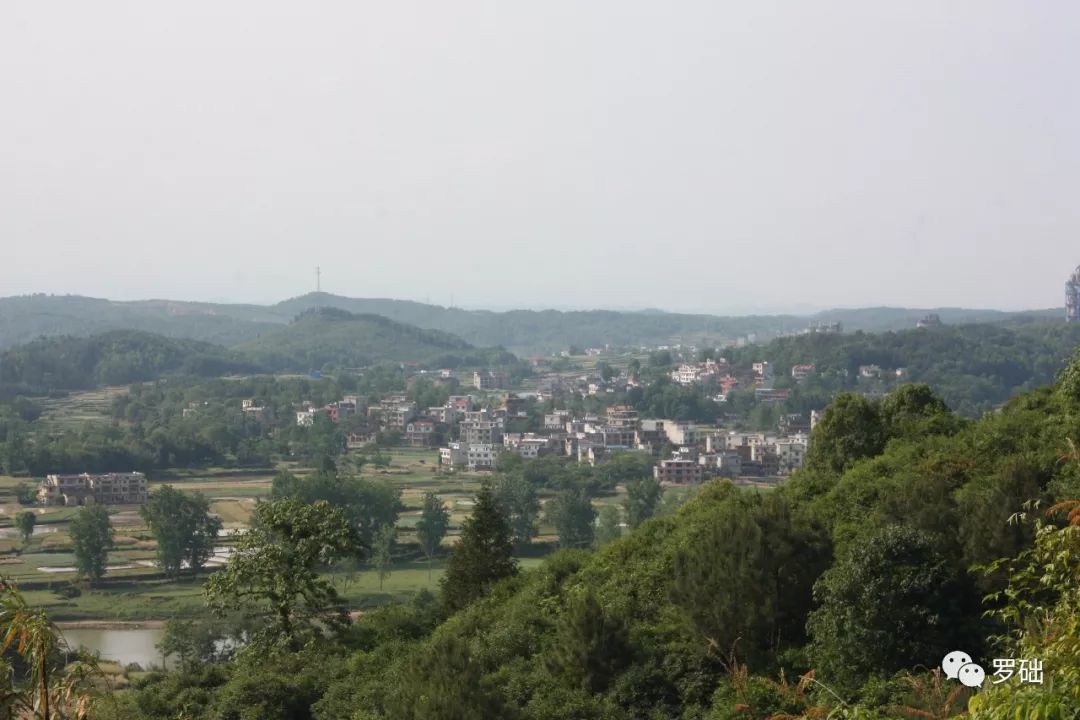 鐭虫湪灞卞,鐭虫湪瀵ㄥソ椋庡厜