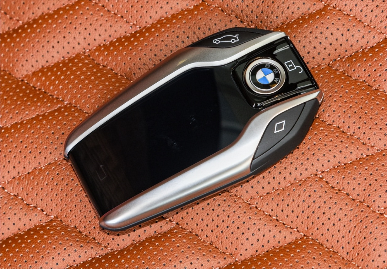 全新宝马7系官方讲解图,宝马7系斯坦威二手车为什么便宜