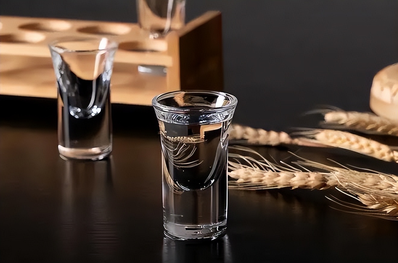 网友晒珍藏酒,网友晒整箱五粮液