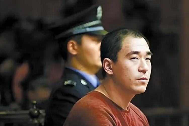 天涯八卦张默房祖名,房祖名张默能完全戒毒吗