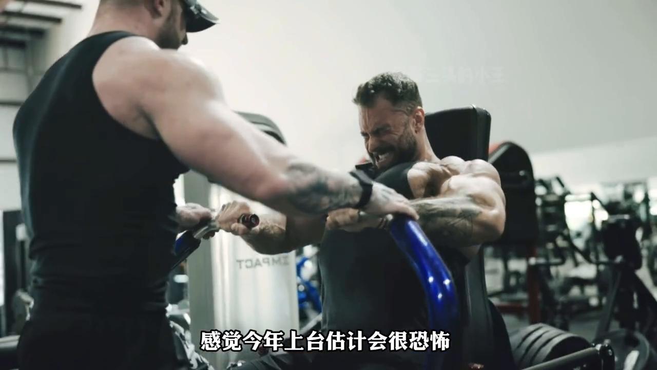 街健克里斯胸部训练,克里斯胸部训练