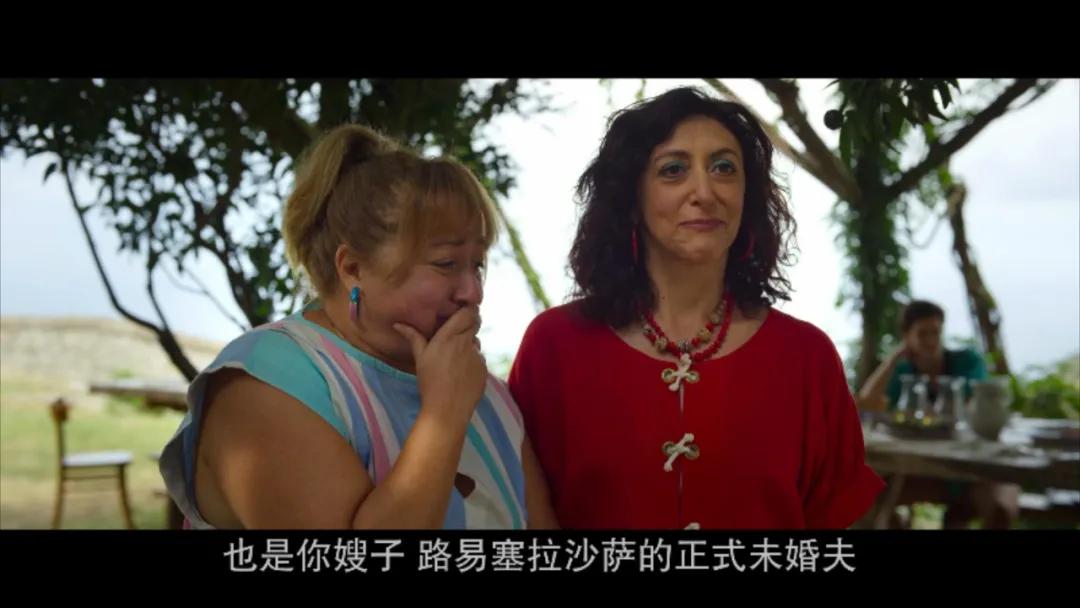 满屏美胸！三观震碎！意大利女人好敢