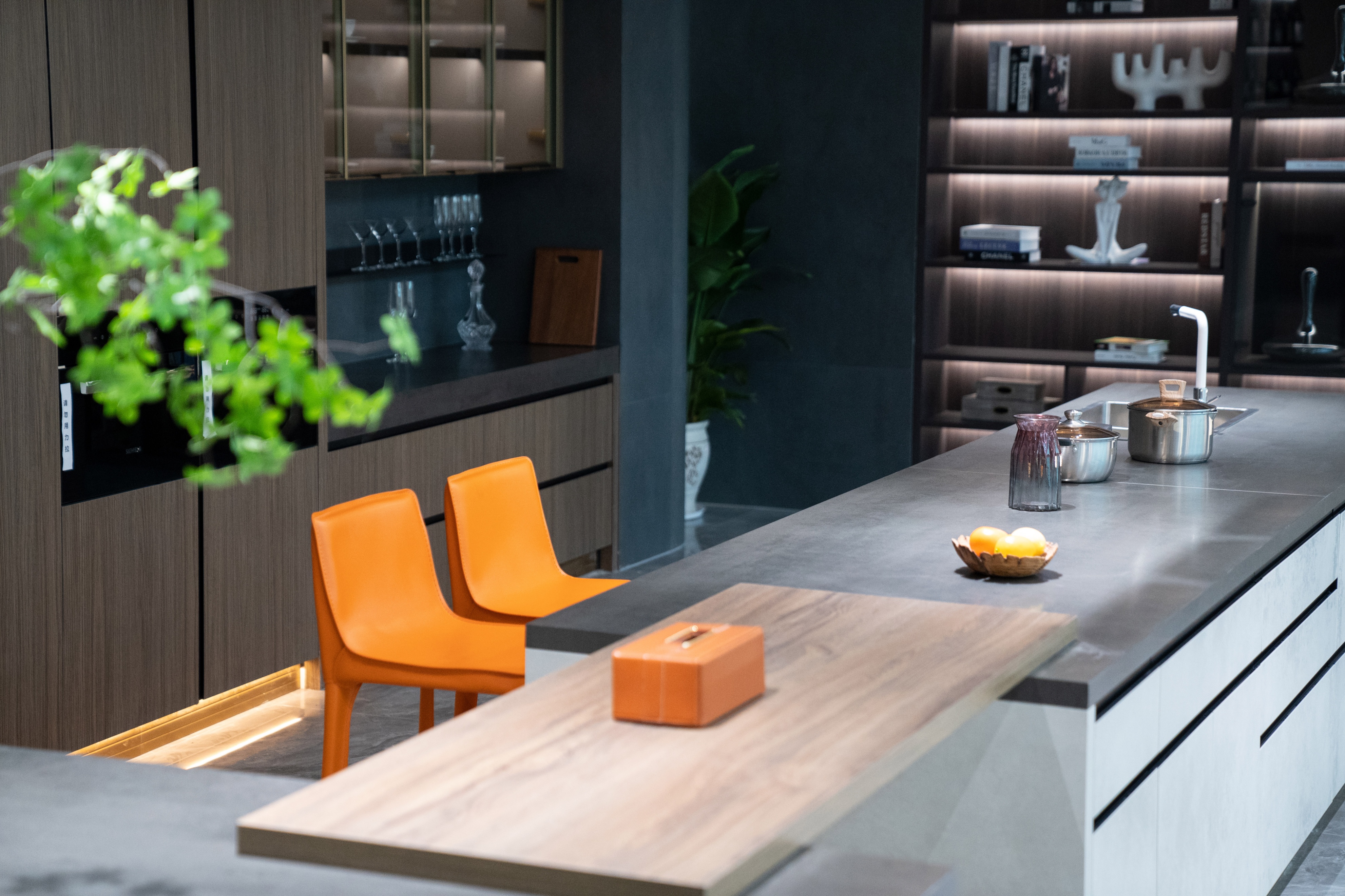 大理石岩板石英石哪个做楼梯好,石英石大理石岩板台面哪个耐用