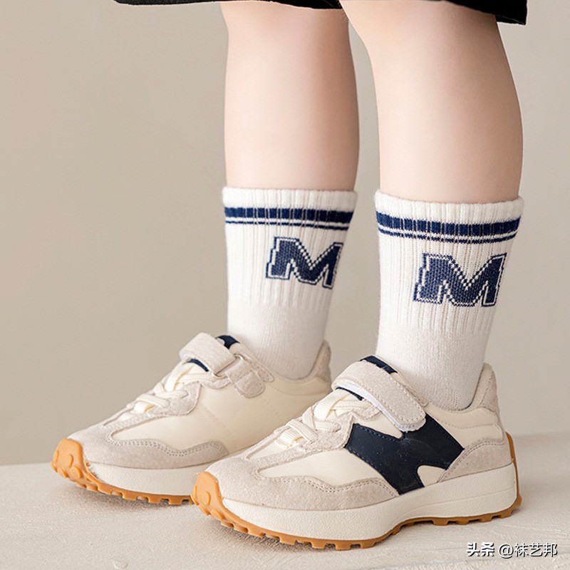 品牌厚版童袜质量好,精英袜品牌推荐