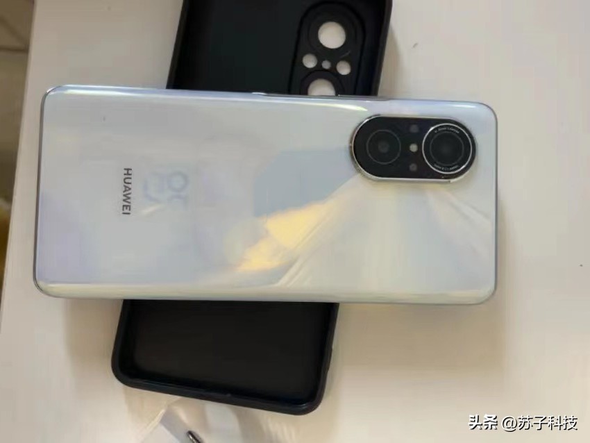 华为：1亿像素+66W闪充+鸿蒙系统，跌至1189元