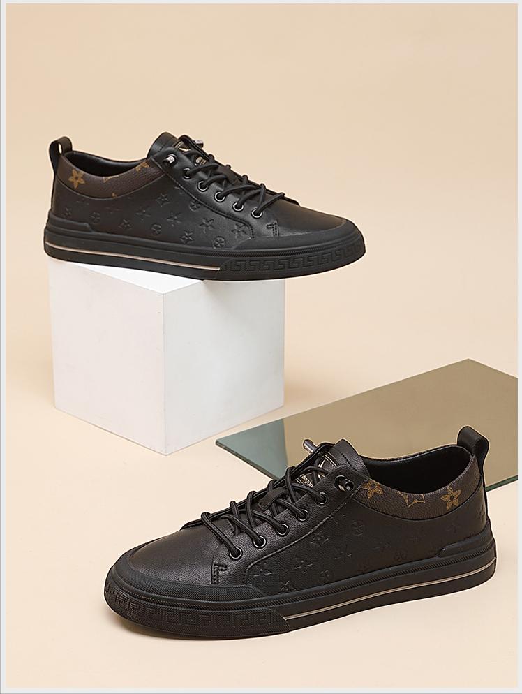 50岁男人穿什么鞋子好看又百搭,中年男士穿什么样的鞋好