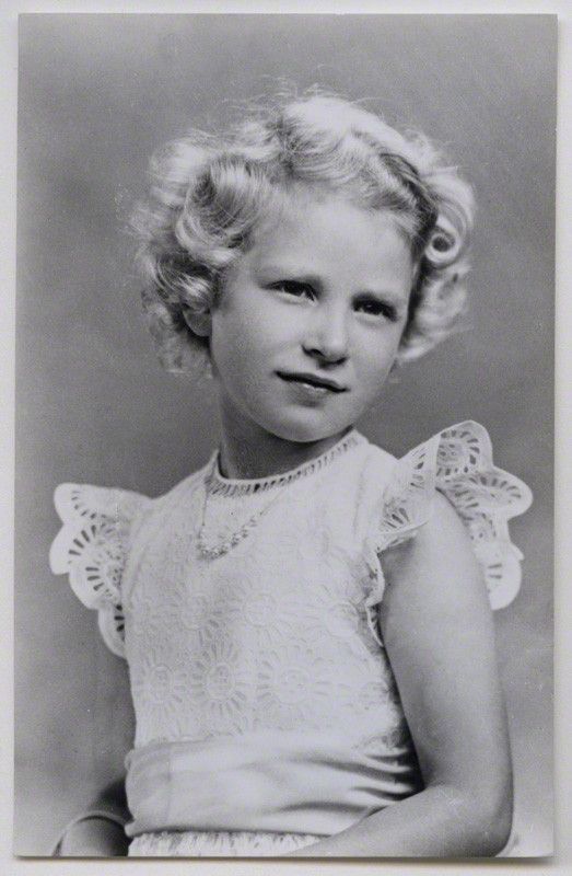 适合女生戴的精致珍珠项链,女神这样戴珍珠项链时尚又优雅