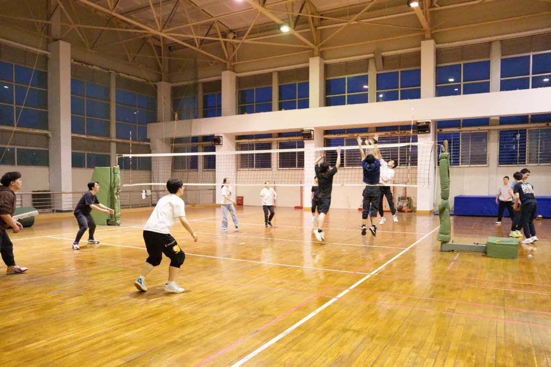 射艺、足球、排球、篮球、乒乓球……这样的书院体育季同学们还想下期再相见！