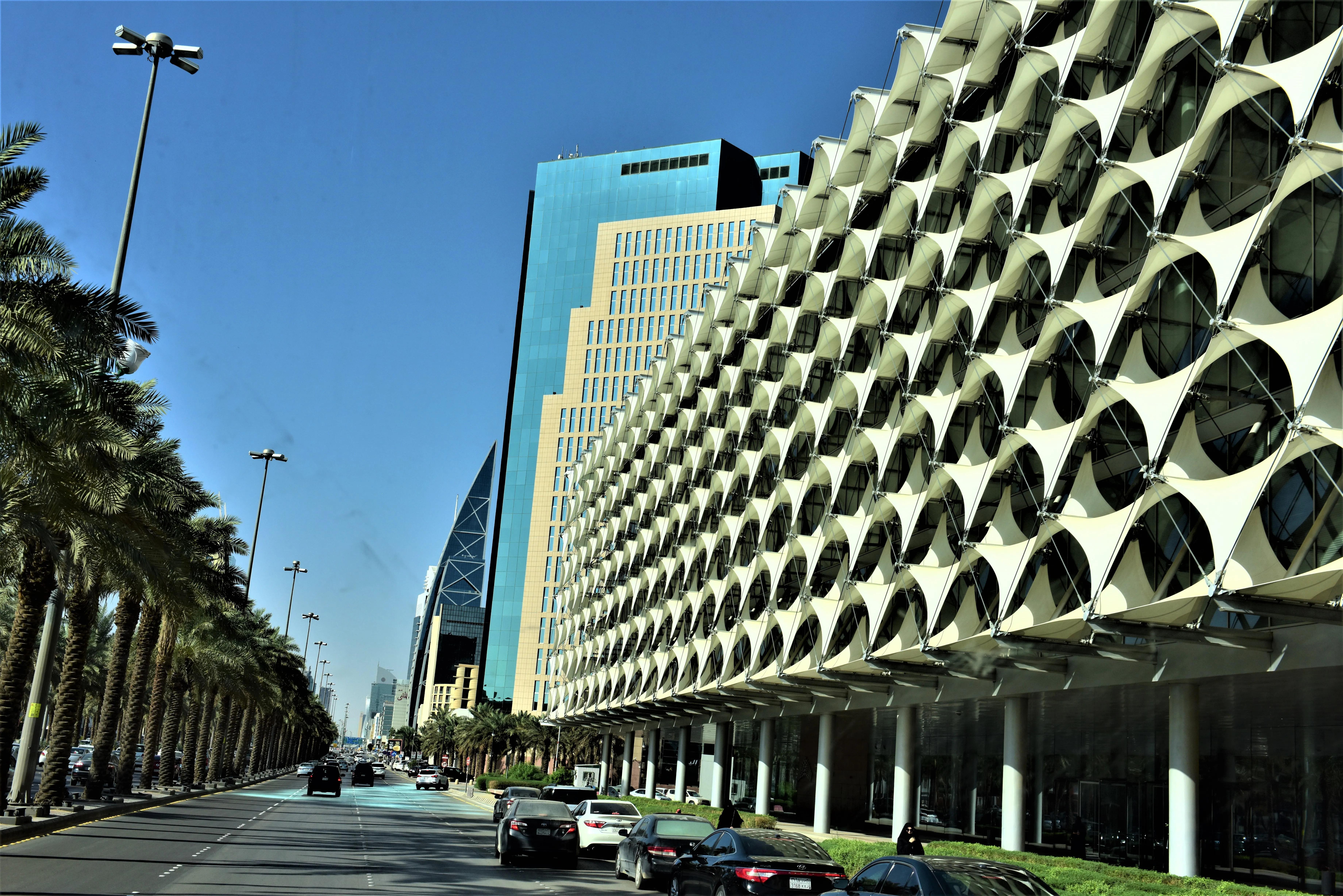 沙特是名副其实的石油王国,沙特阿拉伯富裕的石油王国