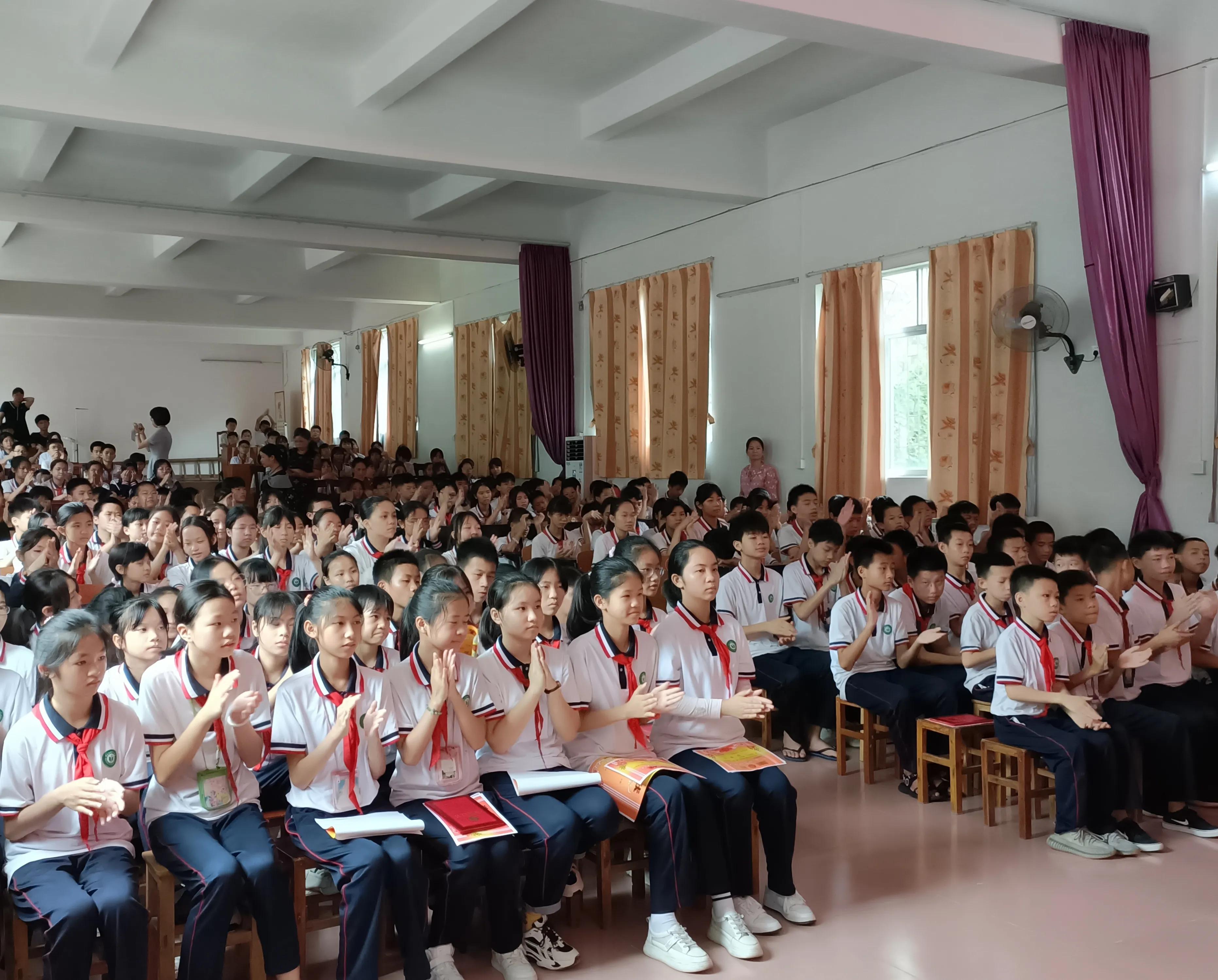 与书为伴清净恬淡,以书为伴阅读