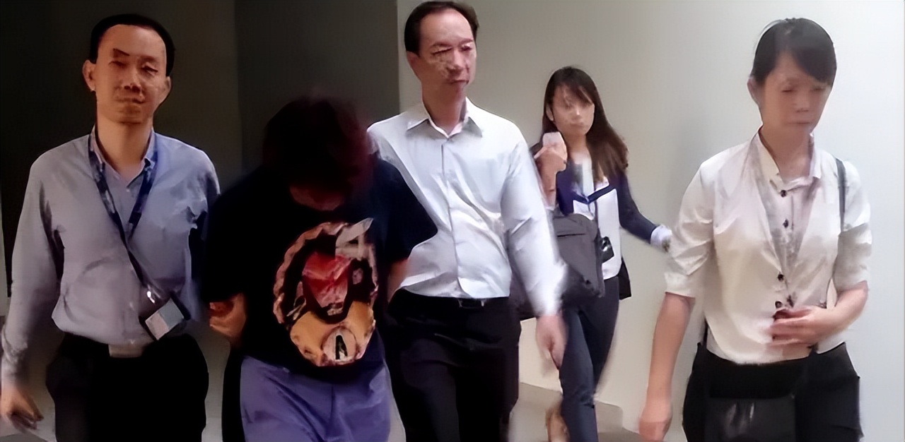 杭州男子傍上79岁新加坡富婆,年轻男子傍上新加坡富婆新闻