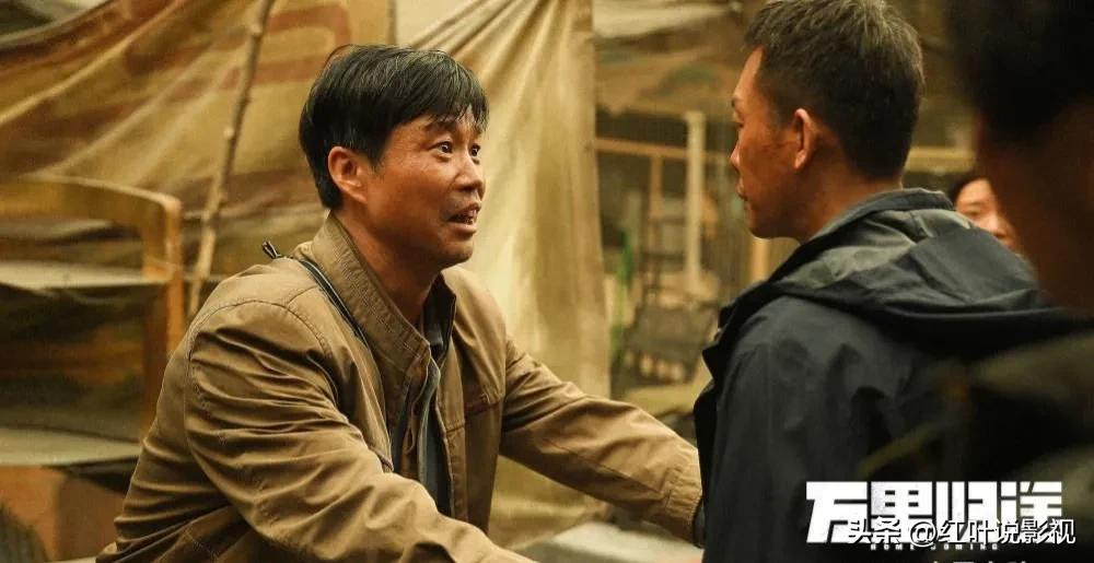 王俊凯张译拍摄电影万里归途路透,张译王俊凯万里归途讲述什么故事
