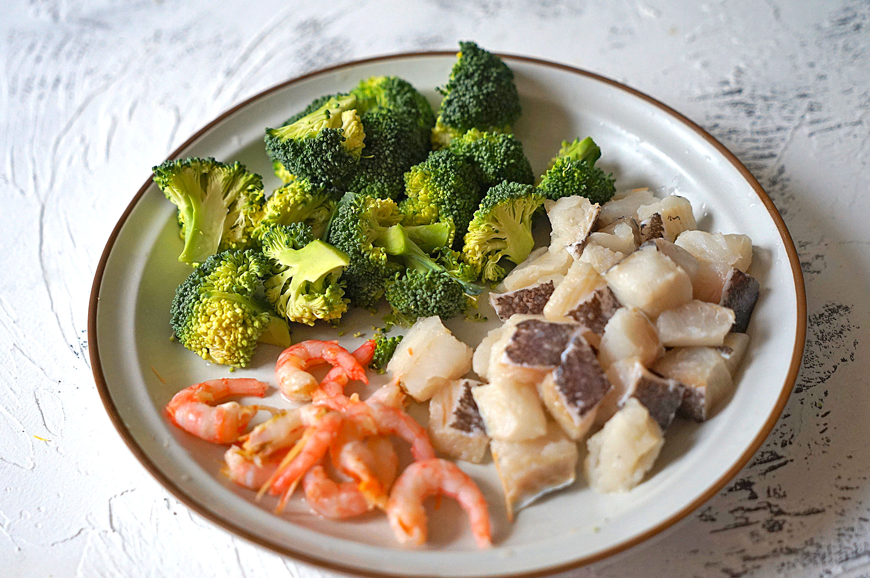 圣诞节就要到了，快来给家人做一份海鲜大餐吧，鲜美好吃又应景